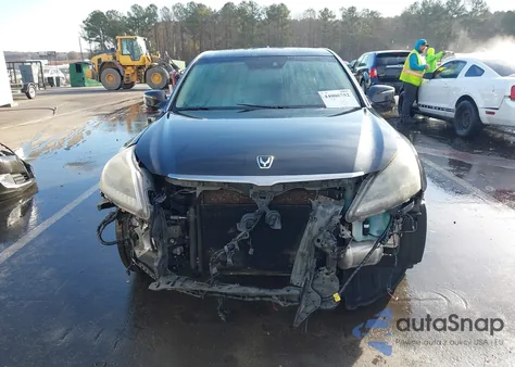 2015 Hyundai Equus Ultimate z USA, uszkodzony, nr VIN KMHGH4JH6FU092764